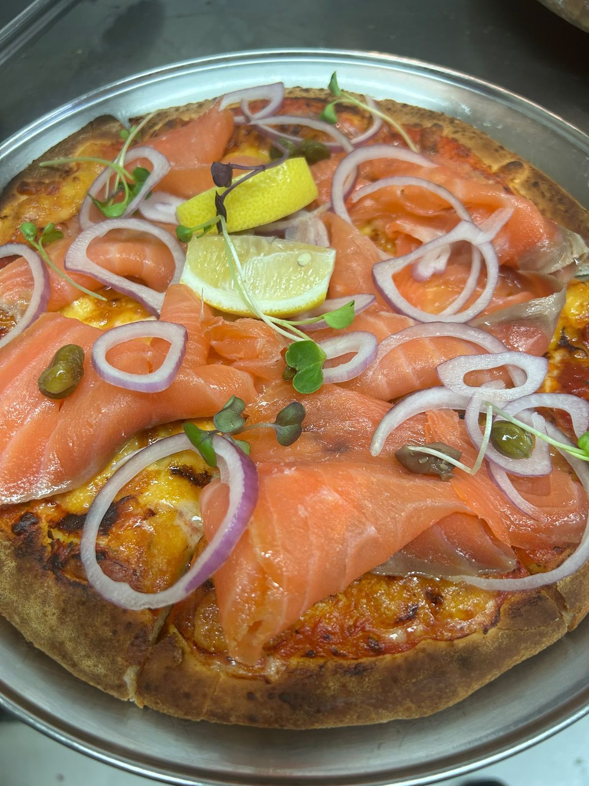 Smoked salmon pizza